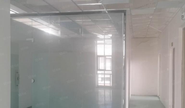 大岭山高速口附近，红本园区厂房出租 超低价 豪华装修