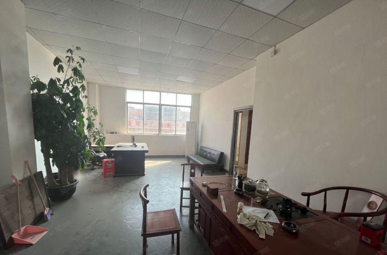 大岭山镇楼上2400平带办公室，10元以内出租可做污染行业