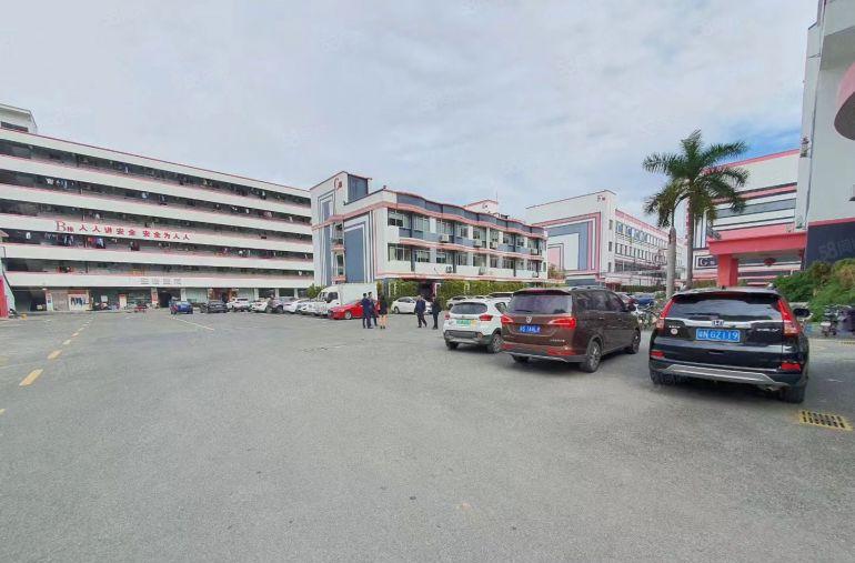 大岭山工业区红本厂房楼上800平精装修水电齐全空地大合同期长