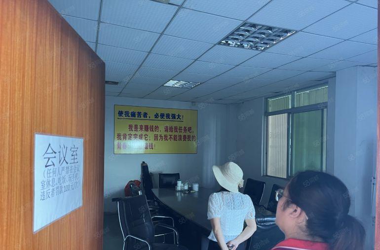 大岭山厂房出租，新出原房东单一层，带独栋办公室空地大好进挂车