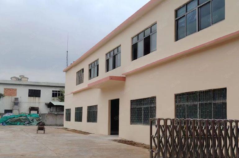 大岭山杨屋原房东两层经典小独院带豪华装修，水电齐全，超大空地