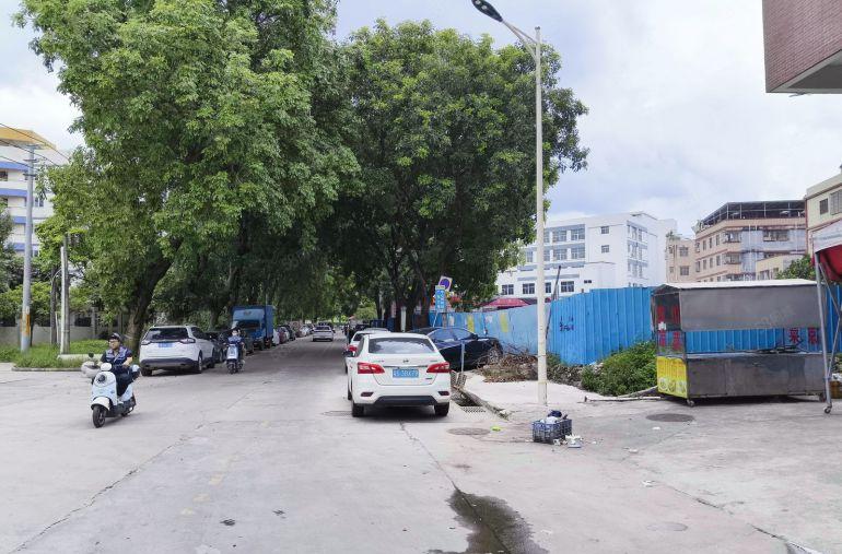 （标准1楼）大岭山厂房1楼450方，实量面积，门口停车位充足