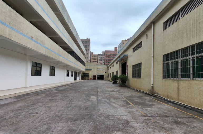 大岭山杨屋独院单一层2700平带装修，配套完善，靠近高速路口