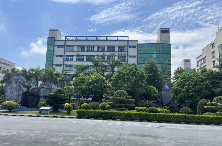 原房东大岭山楼上2000平米独门独院精装修厂房出租高速路口