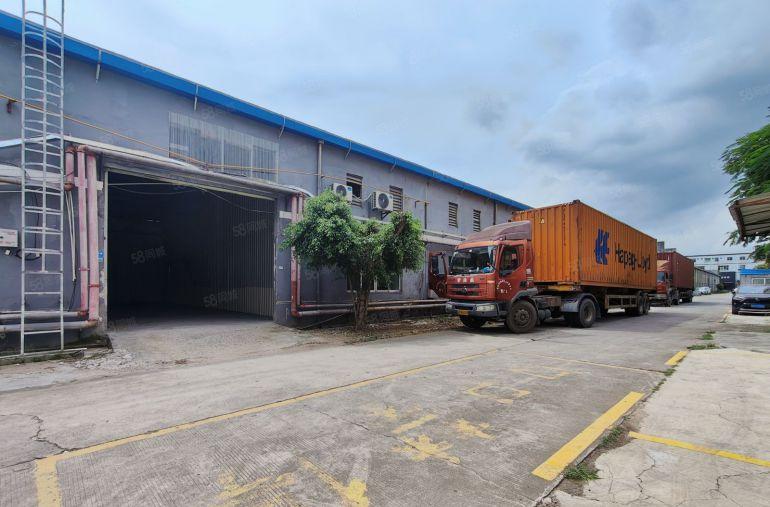 大岭山鸡翅岭单一层950平可分租，厂房方正好用，水电线路齐全