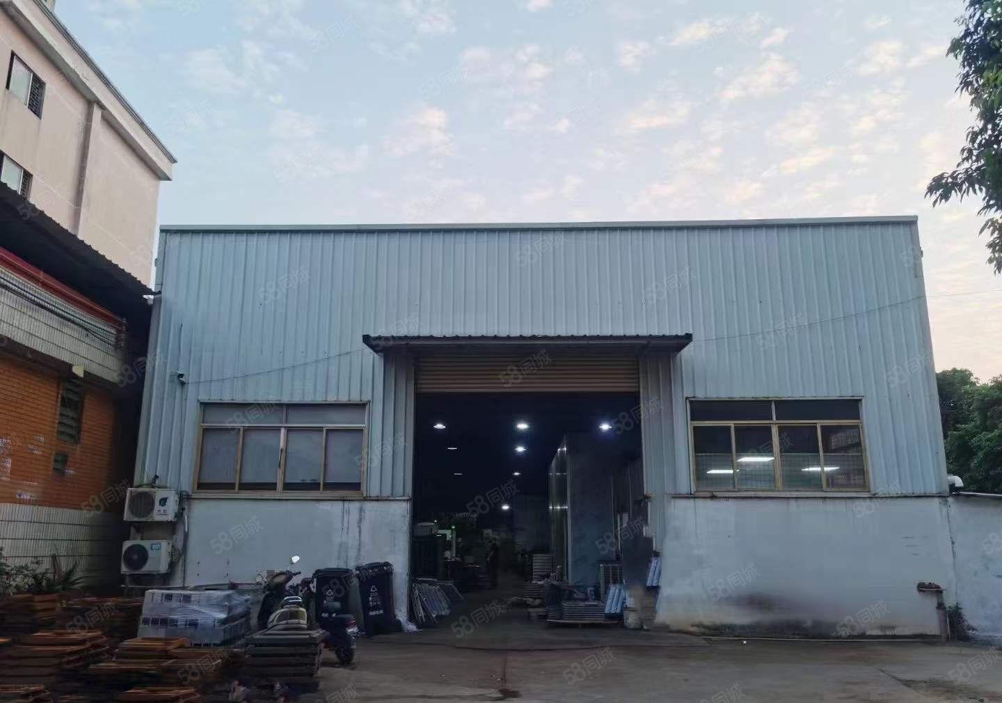 大岭山靠大朗新空出650平小面积工业厂房出租，滴水8米精装修