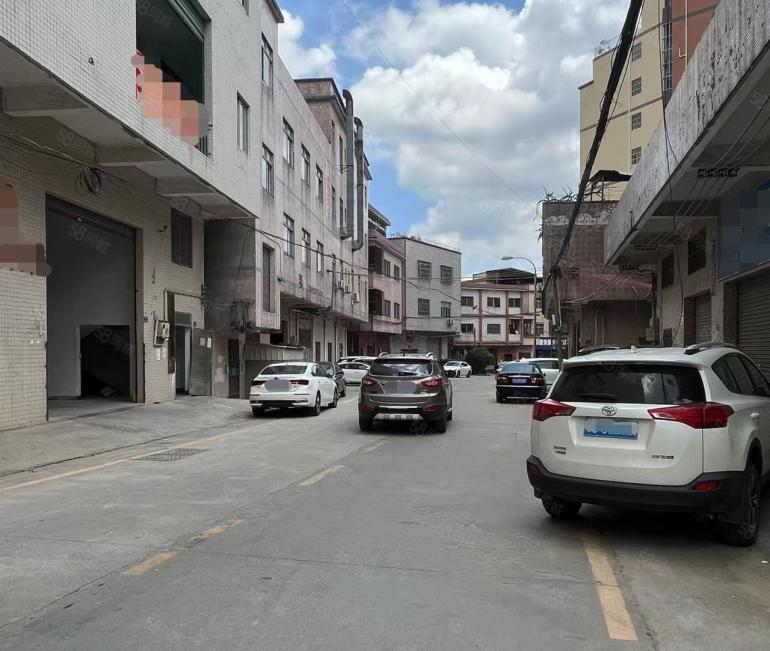 大岭山，零公摊厂房出租，通水电，可分租，带电梯