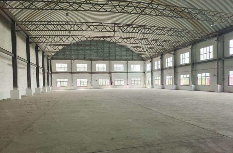 大岭山 高速口 靠深圳独院单一层超低价厂房出租 可做注塑