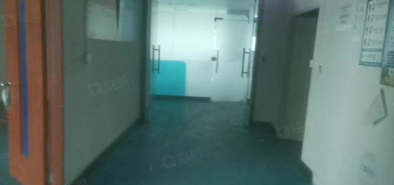 大岭山出租一楼1650平和二楼900平厂房带装修空地大设施齐