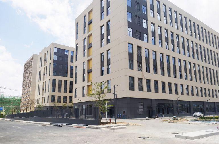 9元原房东无公摊大岭山松山湖4千平红本厂房一楼仓库大小可分