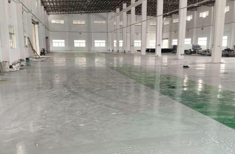 大岭山单一层独院，12米钢钩厂房仓库出租，现成装修特价15元