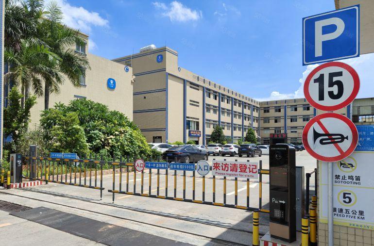 大岭山原房东一楼1500平可分带办公室装修，空地大，交通便利