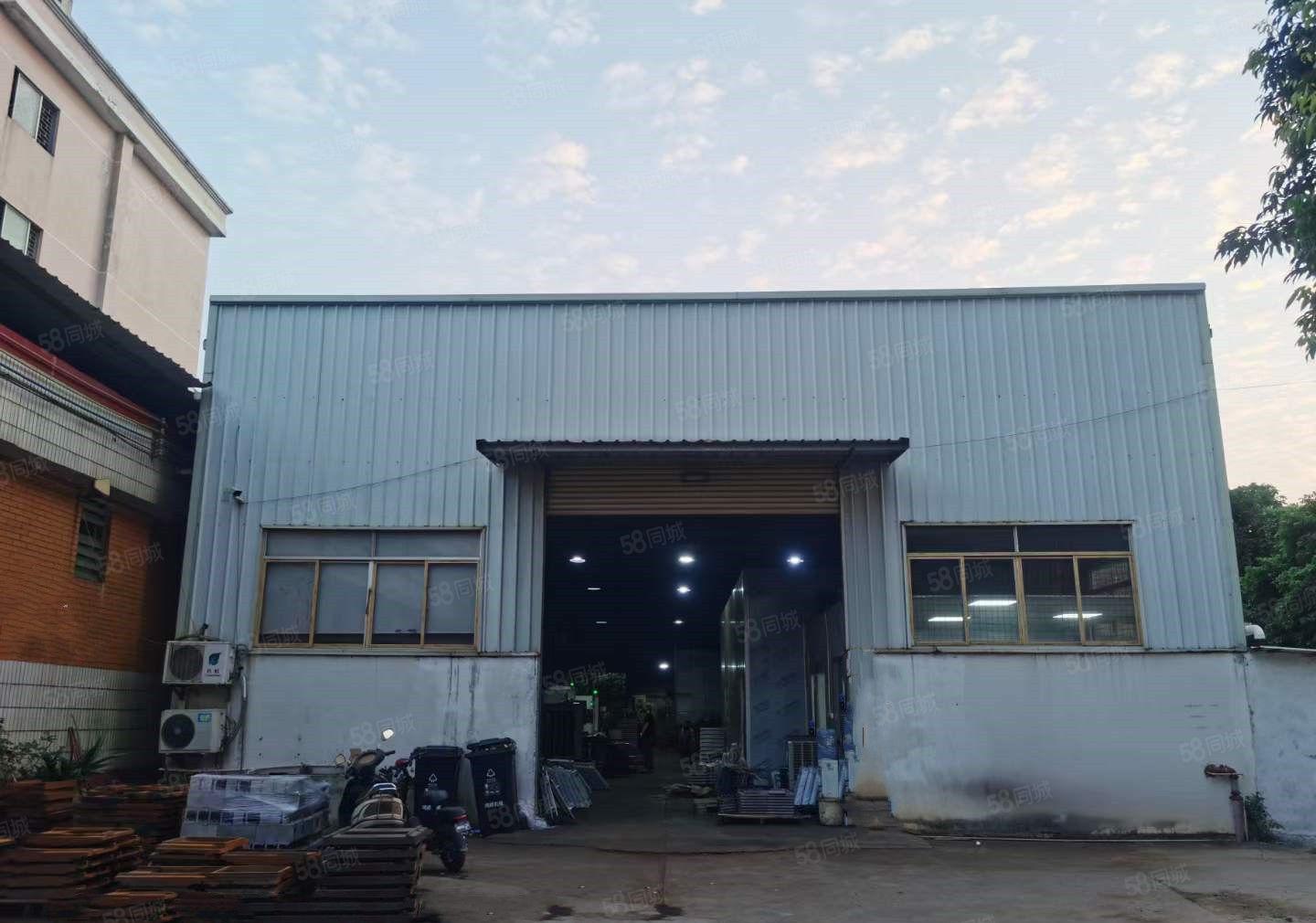 大岭山靠大朗新空出650平小面积工业厂房出租，滴水8米精装修