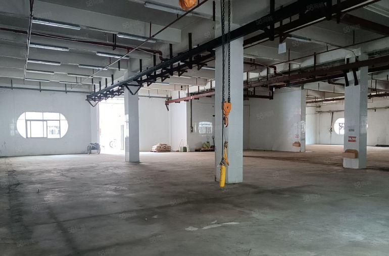 大岭山镇注塑环评厂房出租，有现成航车面积大小可分