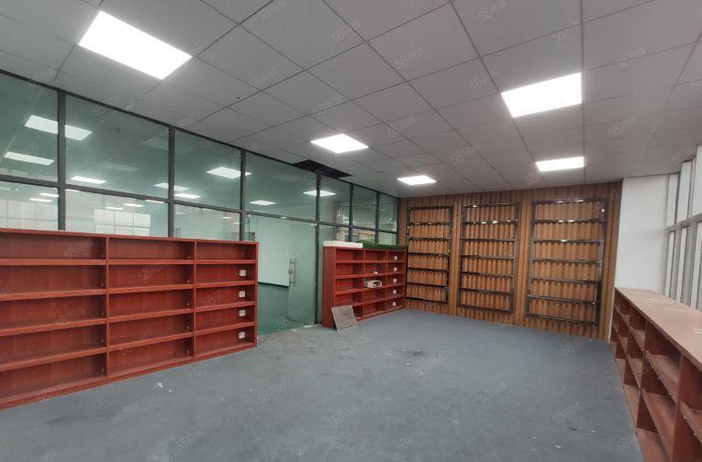 大岭山杨屋工业区新空出三楼1500平精装修工业厂房出租