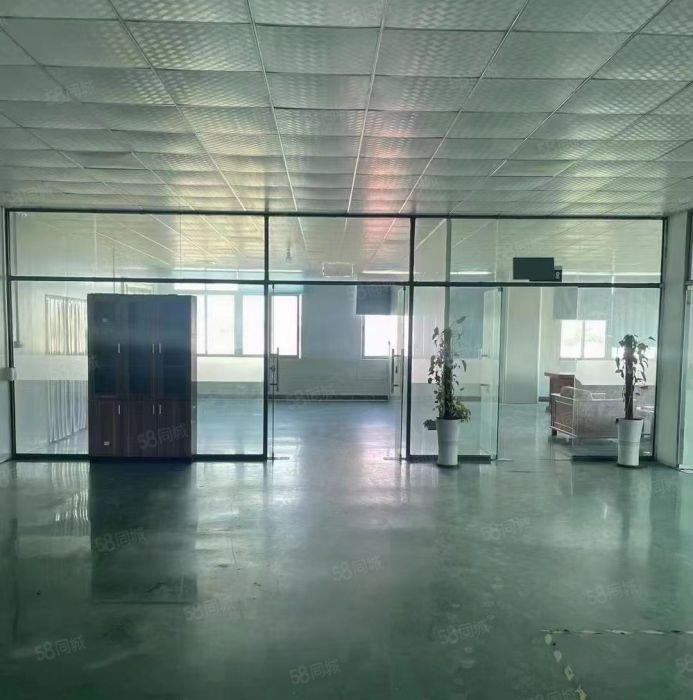 大岭山靠高速路口新出独院标准厂房水电齐全，特价出租13.8块