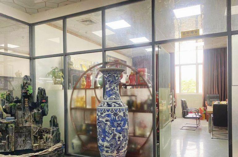 大岭山原房东独门独院带精装修带行车厂房一到三楼各950平米