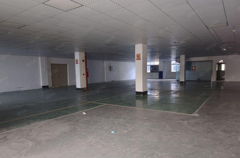 小面积！精装修大岭山靠深圳楼上600平标准厂房出租