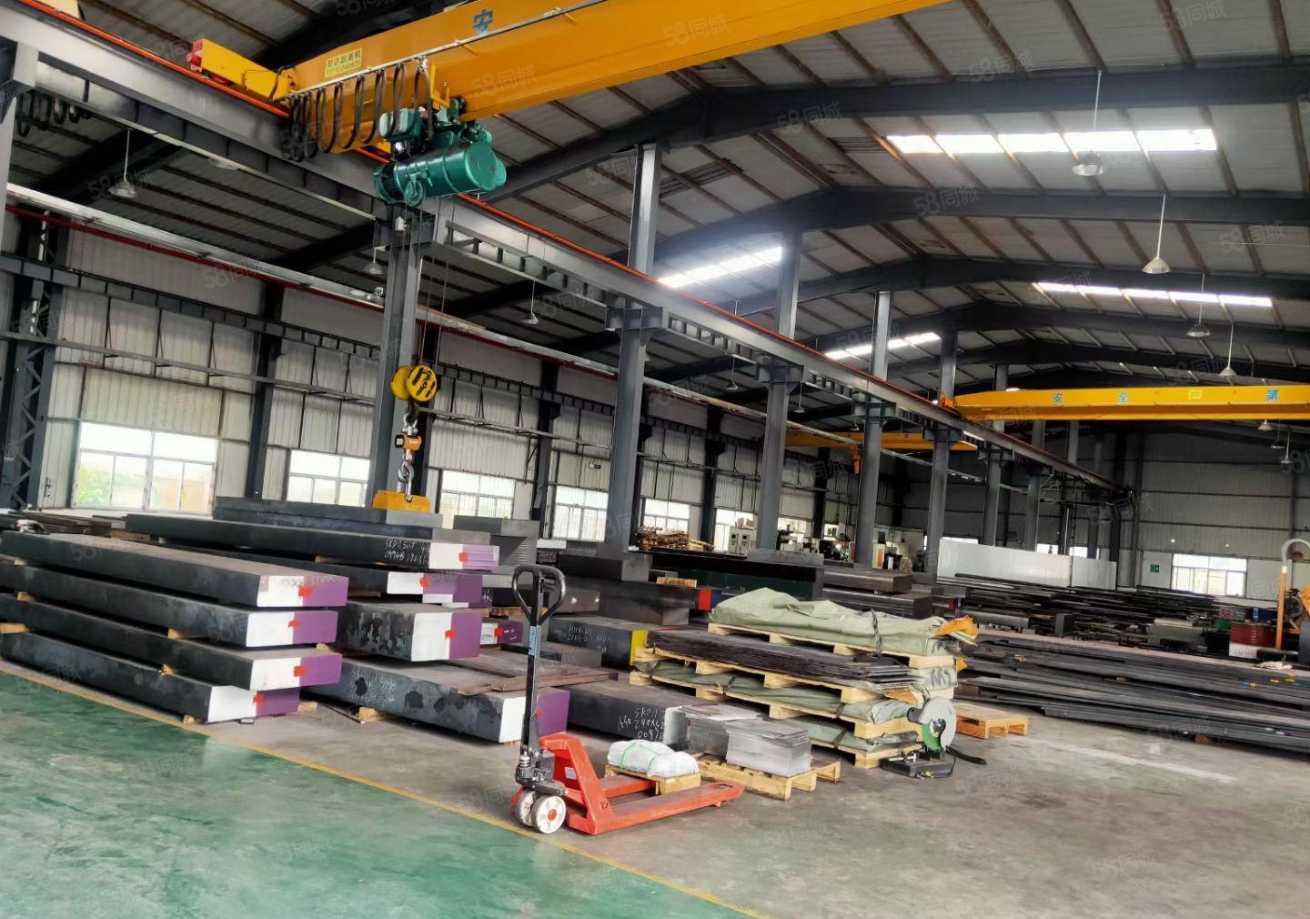 大岭山百花洞月底空出1500平8米高带航车隔楼办公室厂房出租