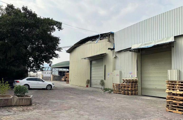 高速路口旁 大岭山镇大岭村原房东院单一层钢构700平厂房出租