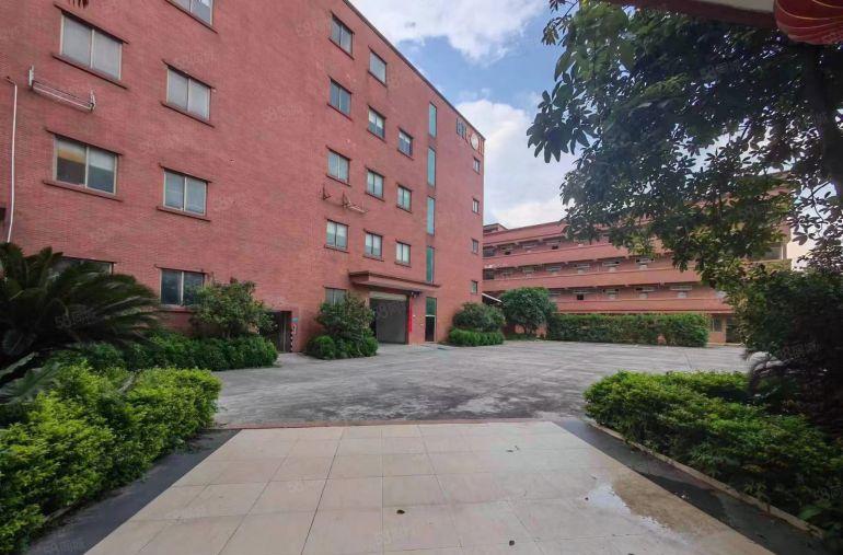 大岭山标准厂房出租，一楼600平，二楼1000平，租金10元