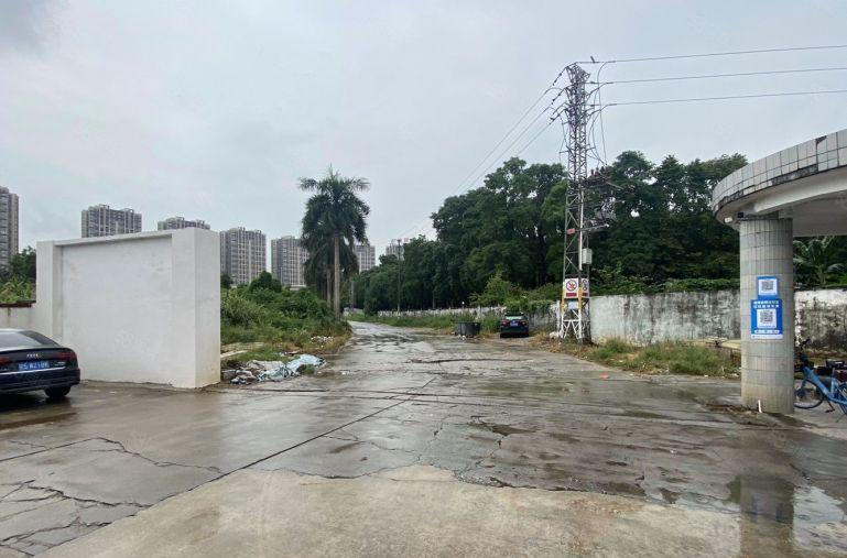 信立农批附近8.8元仓库出租300一5000方不等