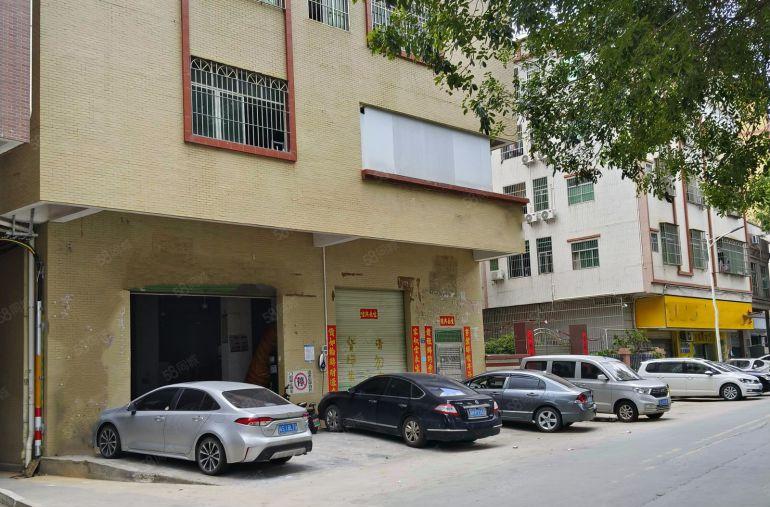 （标准1楼）大岭山厂房1楼450方，实量面积，门口停车位充足