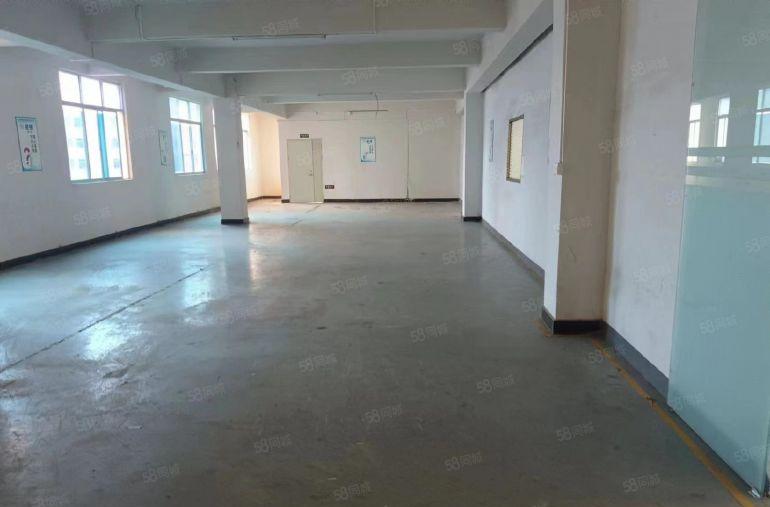 精装修850平大岭山出租位置好价低空地大可办环评厂房可分