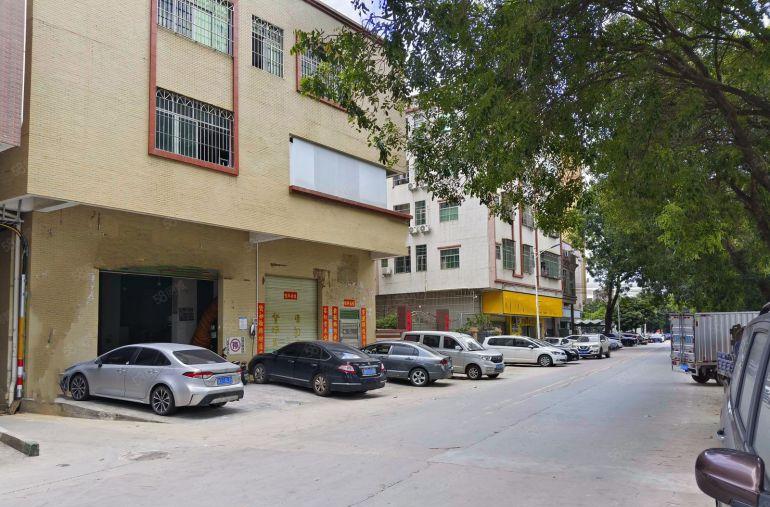 （标准1楼）大岭山厂房1楼450方，实量面积，门口停车位充足