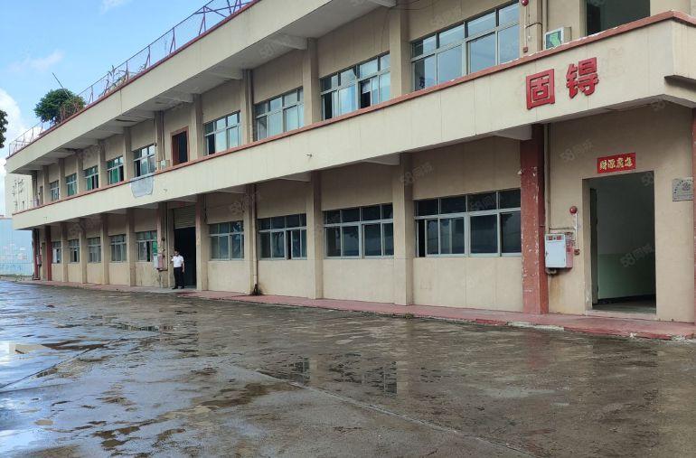 大岭镇一楼二楼各1000平现成装修办公室，水电齐全，超大空地