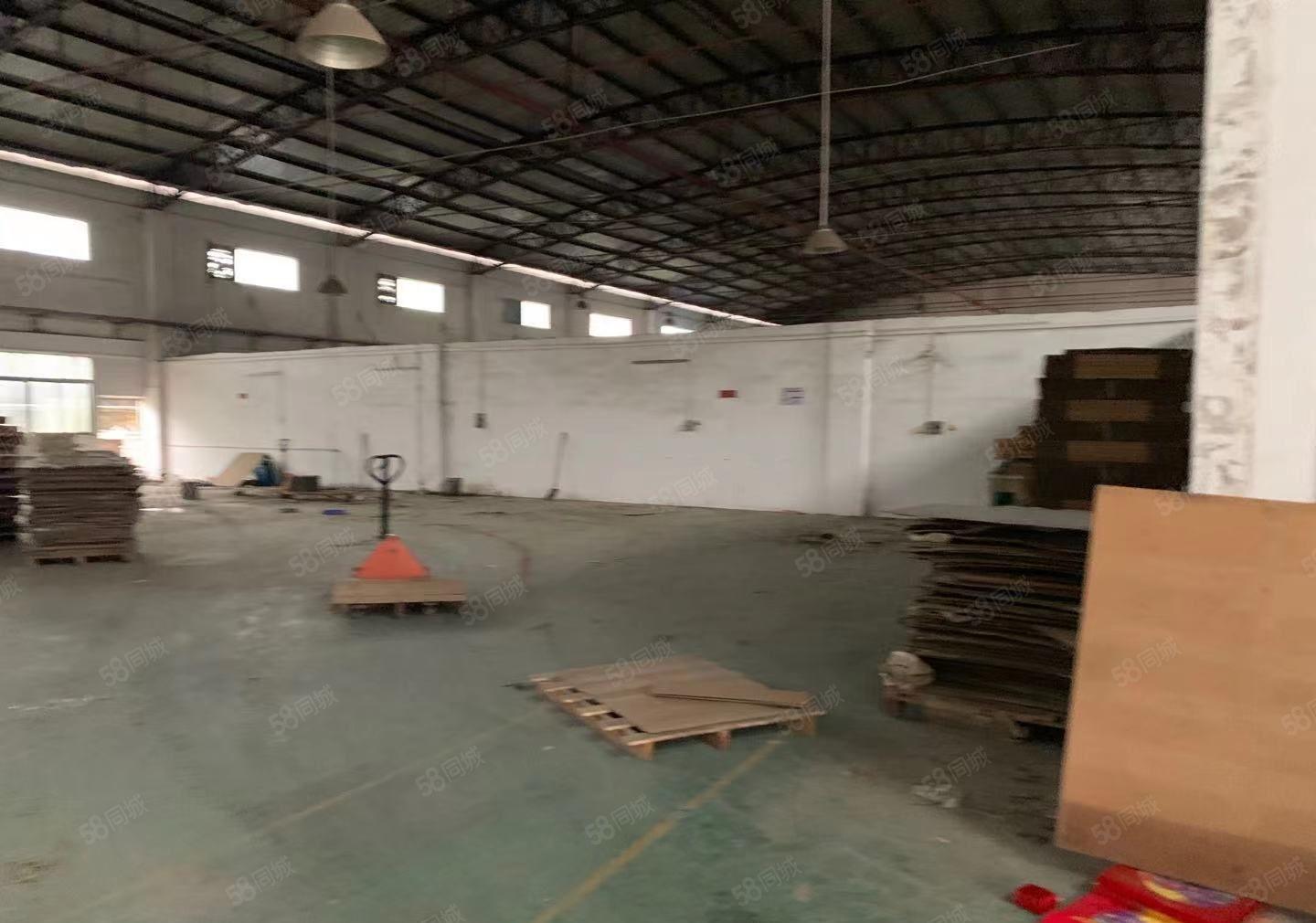 大岭山杨屋高速口附近，原房东独院厂房出租，1000平，高7米