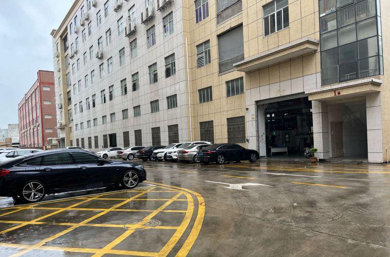 大岭山杨屋原房1楼1700平厂房出租 带现成航车精装办公室