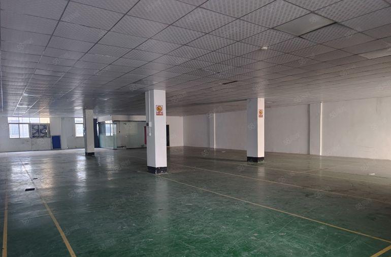 小面积！精装修大岭山靠深圳楼上600平标准厂房出租