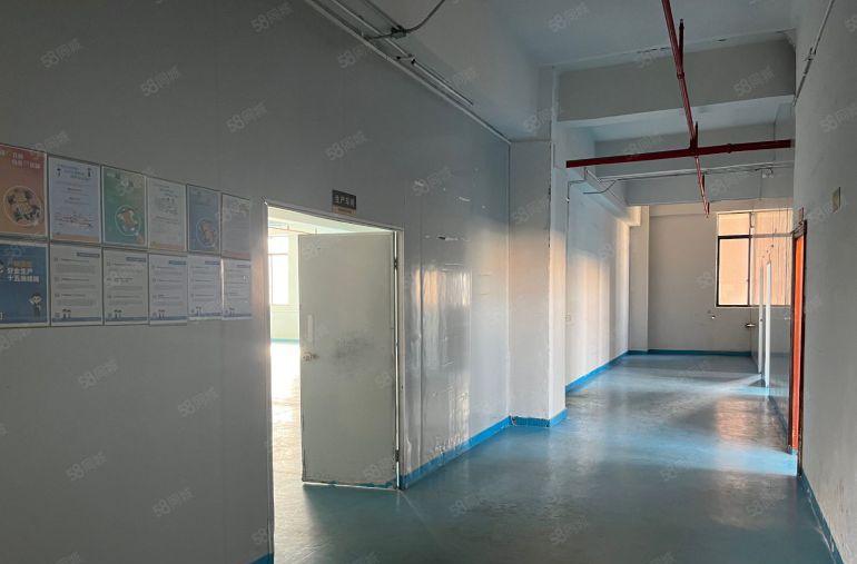 大岭山镇颜屋楼上600平精装修厂房 易招工临近深圳