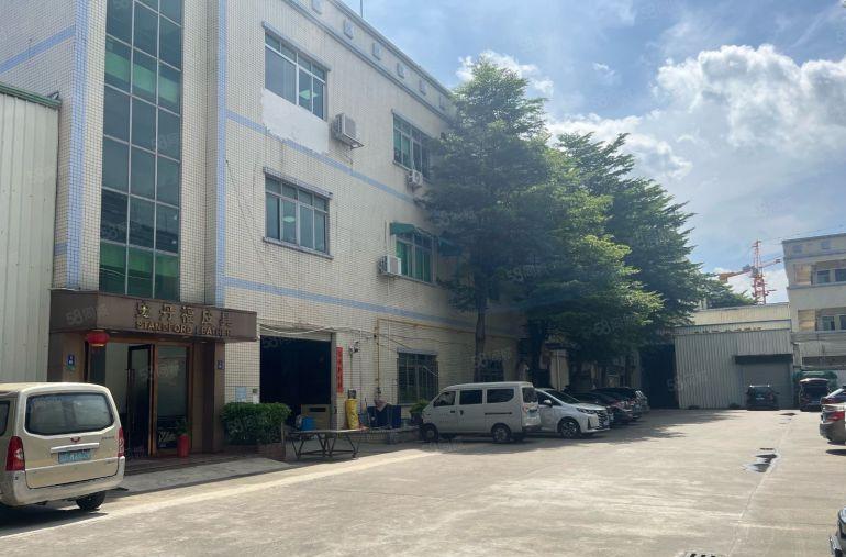 大岭山 工业区厂房楼上1900平精装修水电齐全低价出租