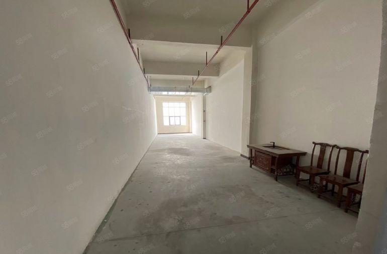 大片美重型工业装修厂房，适合多种污染刚行业，现成办公室