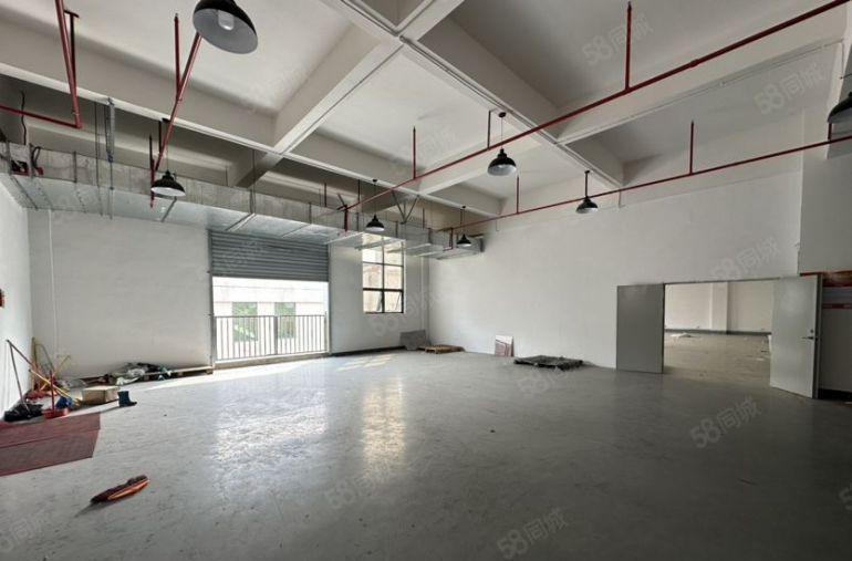 大岭山杨屋楼上1000平实际面积，现成办公室装修仓库厂房出租