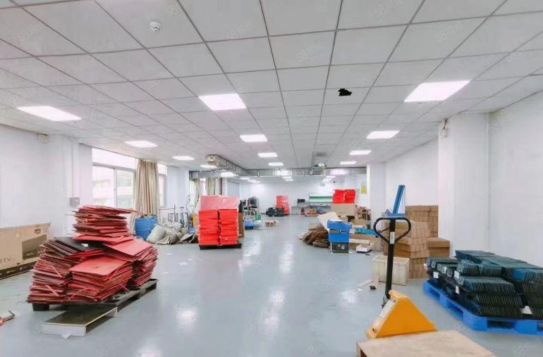 大岭山镇杨屋村龙大高速路口工业园楼上新空出1750平方精装修