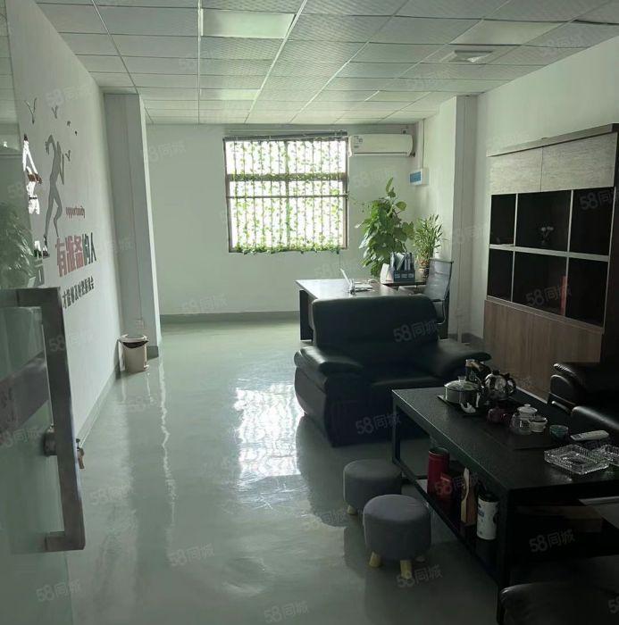 大岭山主干道边本地房东标准三层1900平独栋厂房出租