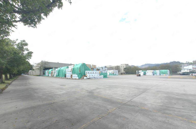 大岭山高速口旁独院钢构22000平1万平空地，低价出租