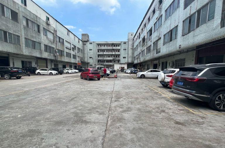 大岭山杨屋工业区2楼350平低价出租 靠近莞长路 易招工