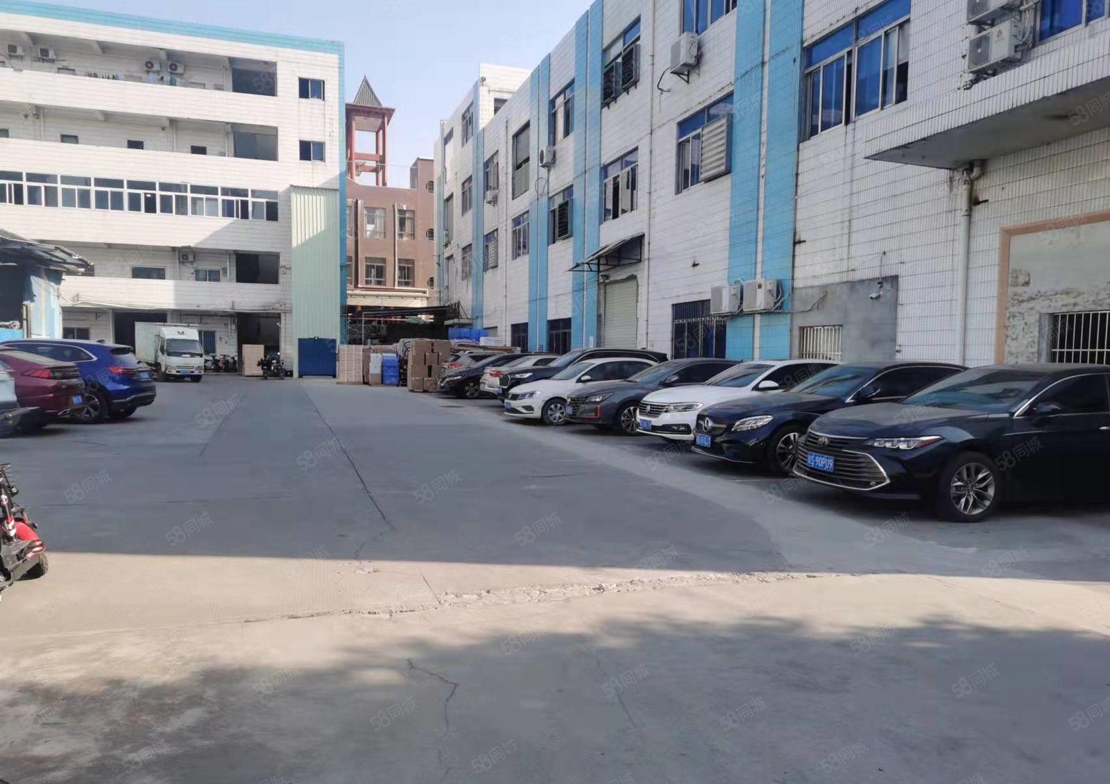 大岭山石大路旁，靠松山湖，680平一楼厂房出租，水电齐全