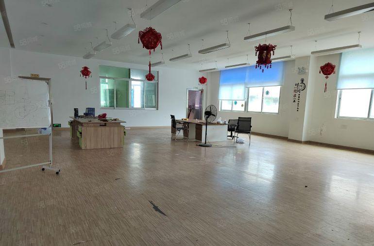 大岭山第三工业区原房东红本厂房出租精装修水电齐全空地大可分