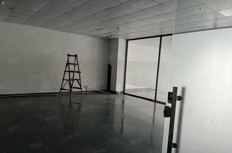 大岭山镇鸡翅岭村楼上1800平精装修带现成水电低价出租