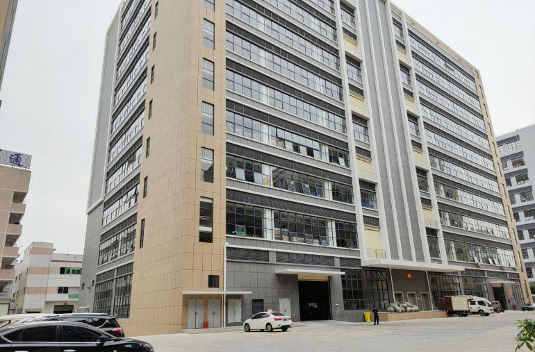 石碣精装修厂房出租200~1000平方，水电齐全，形象好