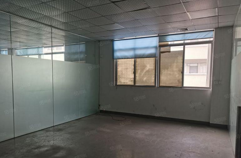 石碣镇新出村委会厂房1200平实际面积出租。价格便宜好停车