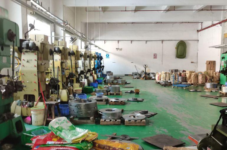 石碣原房东独门独院工业园区 楼800平方，（再赠送400平