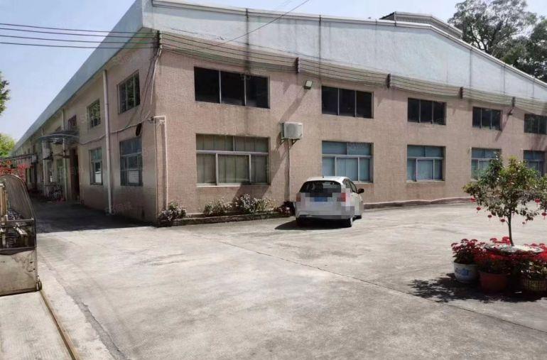 原房东单一层厂房600平方，高7米，办公室水电齐全，无公摊！