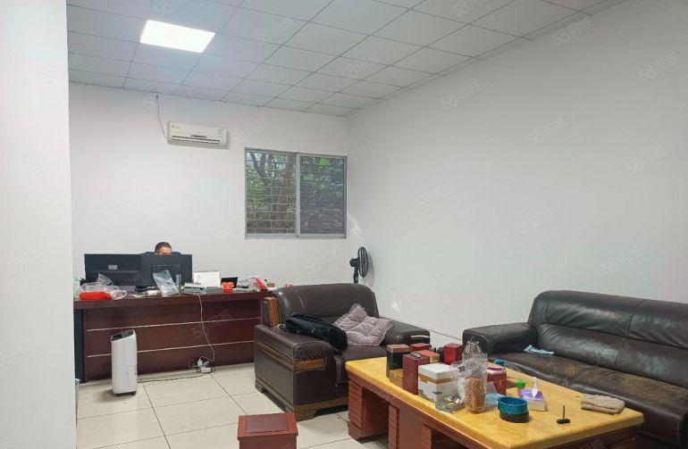 石碣镇小独院，钢构1300平方出租，价格13元，高度9米