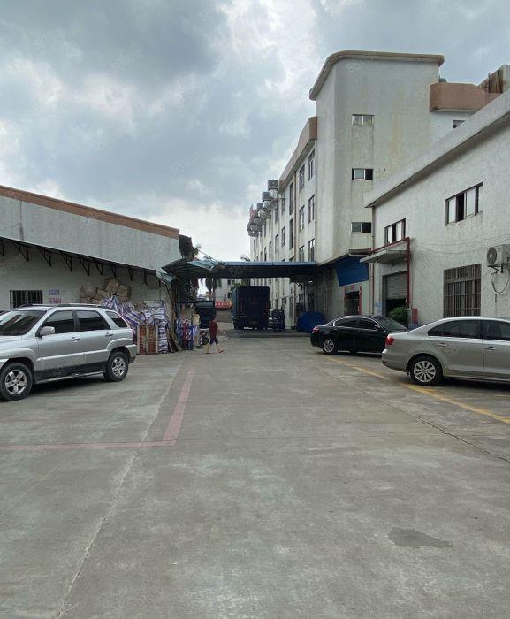 石碣标准厂房，招工方便，出入便利